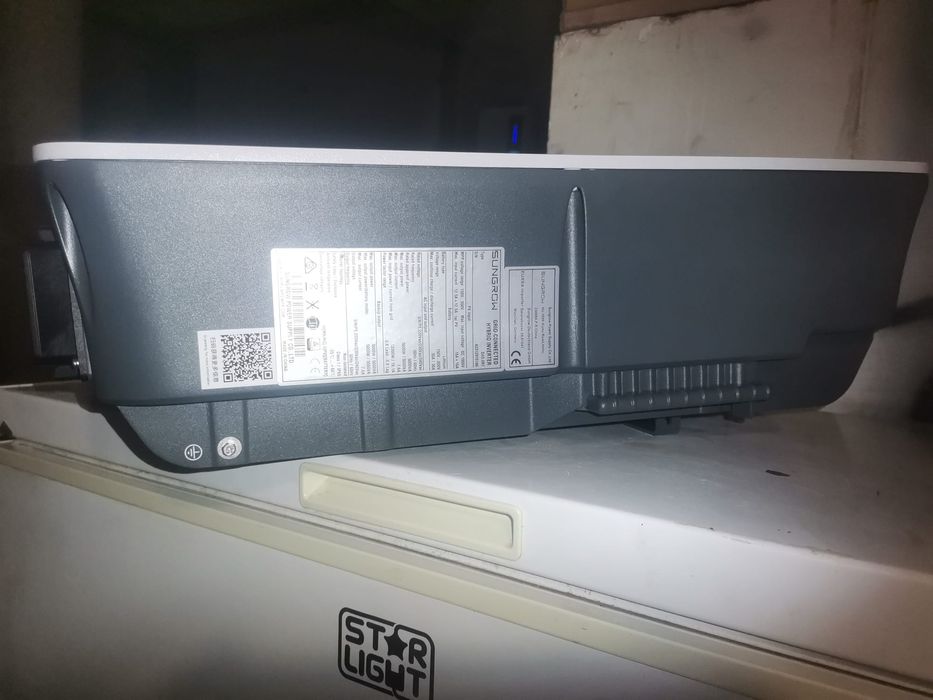 Vând invertor de 5kw