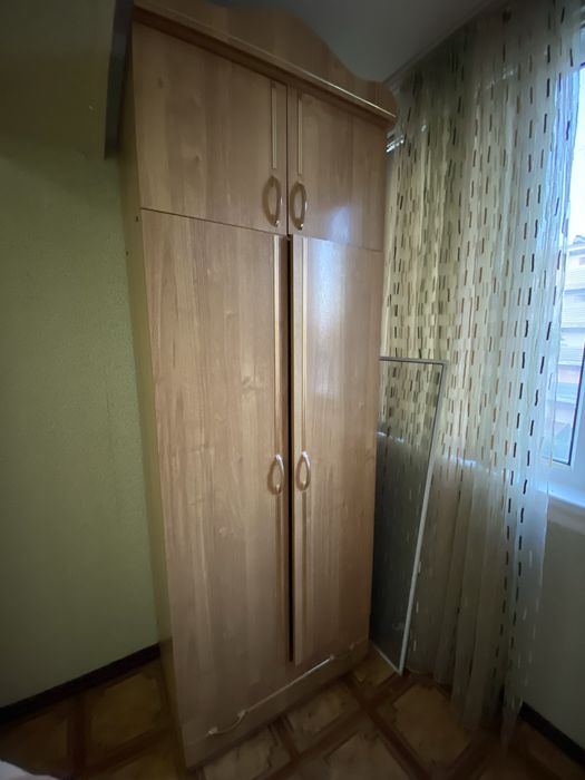 Высокий шкаф для одежды 2шт