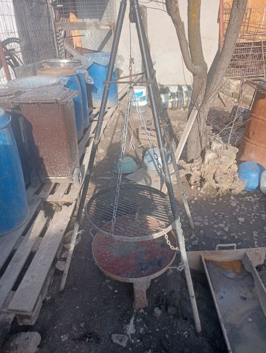 Grătar  . suport Tuci