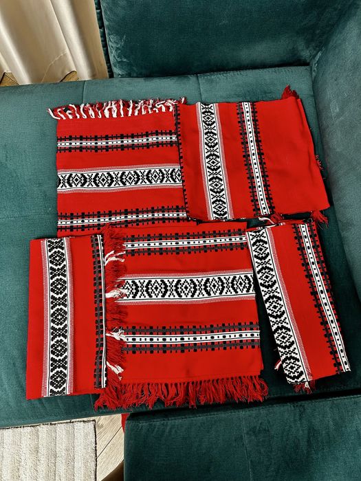 Fete de masa traditionale lucrate manual