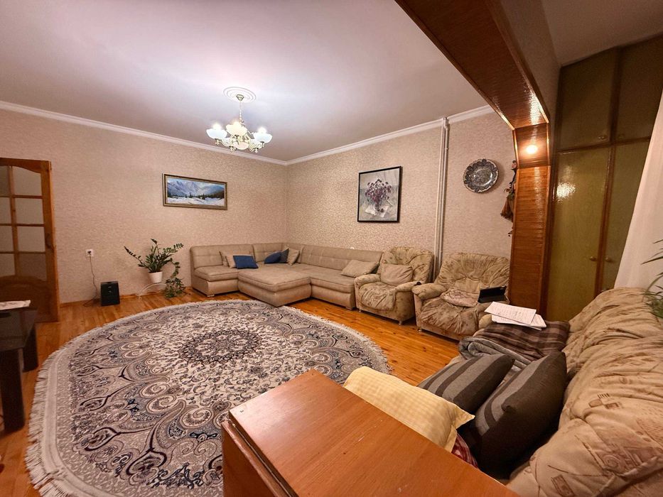 Юнусабад   4-хона. 1-этаж/4. Срочно.