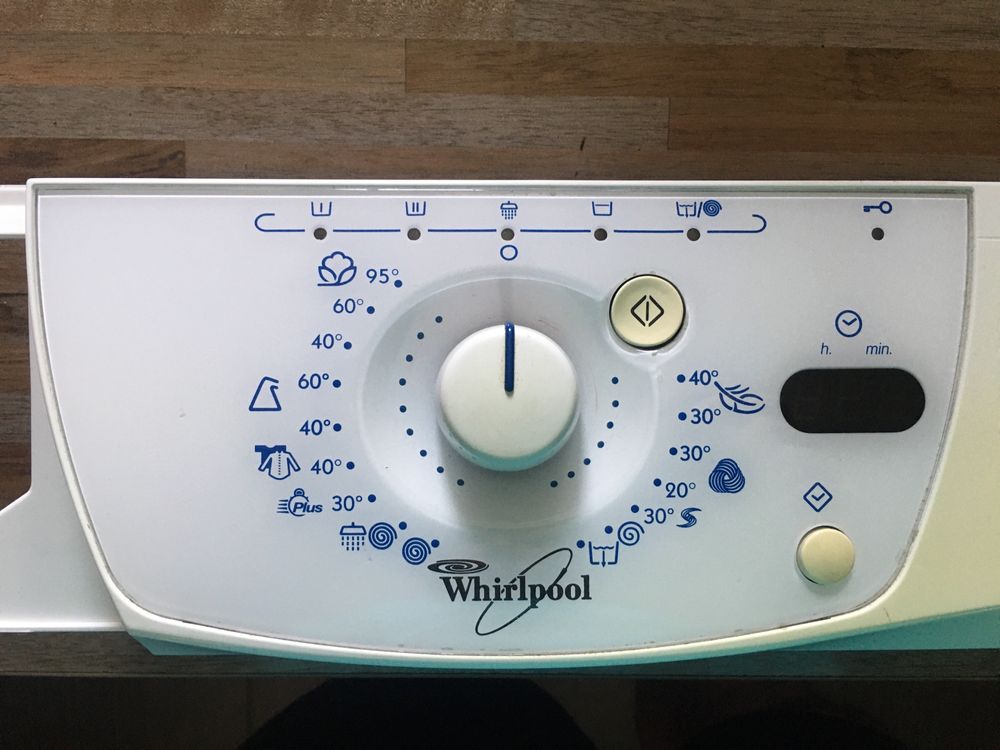 Продавам пералня Wirlpool AWM 6102 на части.