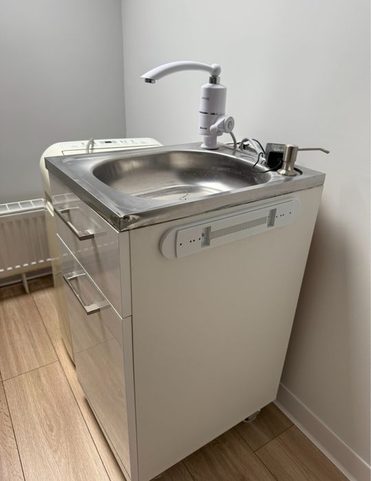 Chiuveta mobila pentru saloane