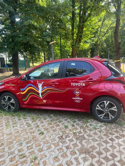 Toyota Yaris Model Toyota Yaris Hibrid clasa Business -2025 ediție Olimpică