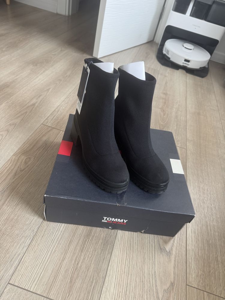 Нови, с етикет, боти тип чорап Tommy Hilfiger
