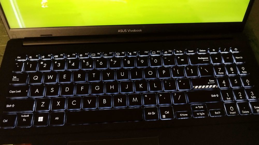 Нов! ASUS VivoBook Go 15 E1504FA + ТВ от А1 за 12 м.