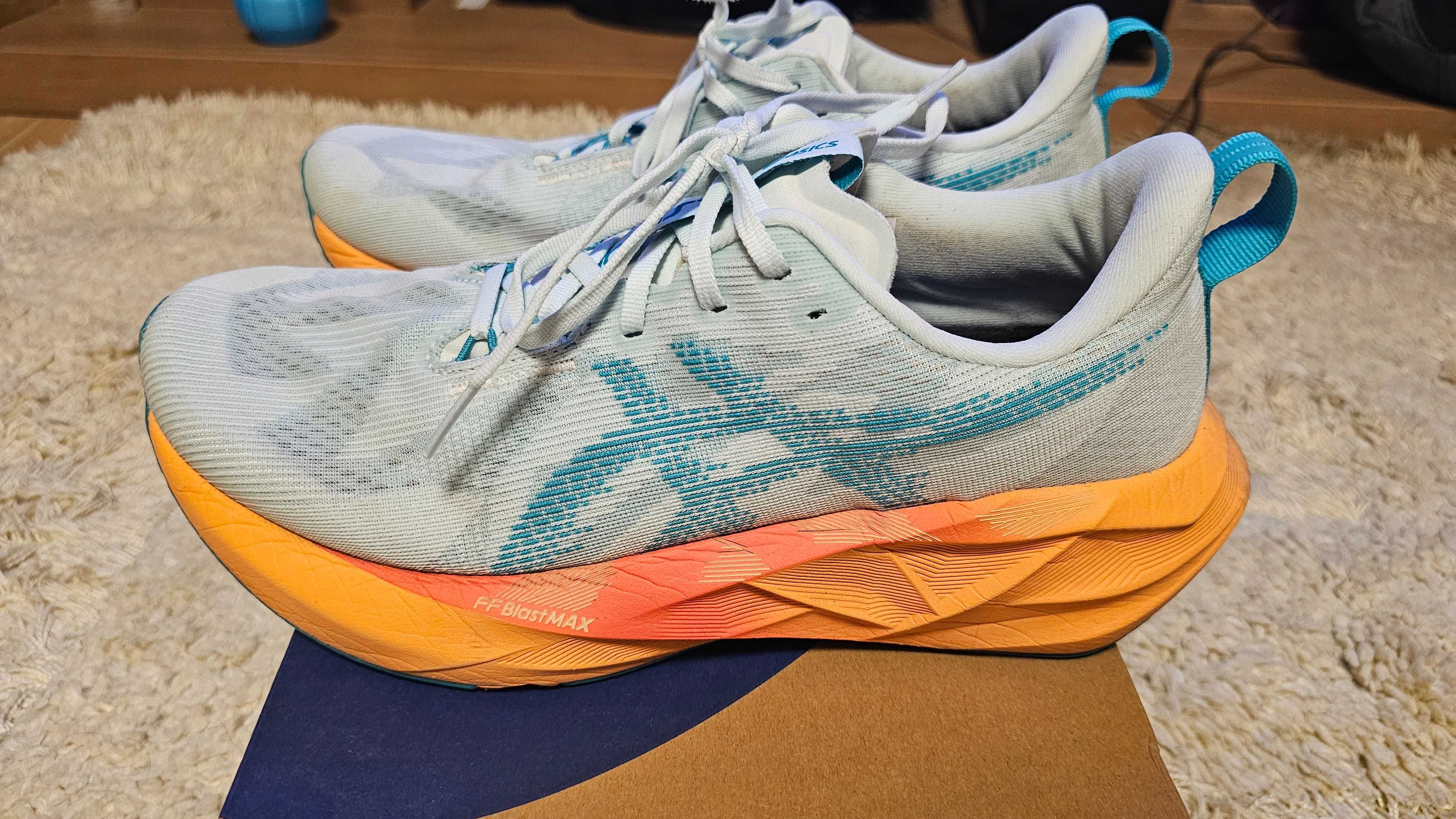 Маратонки Asics Novablast 5 , номер 43,5