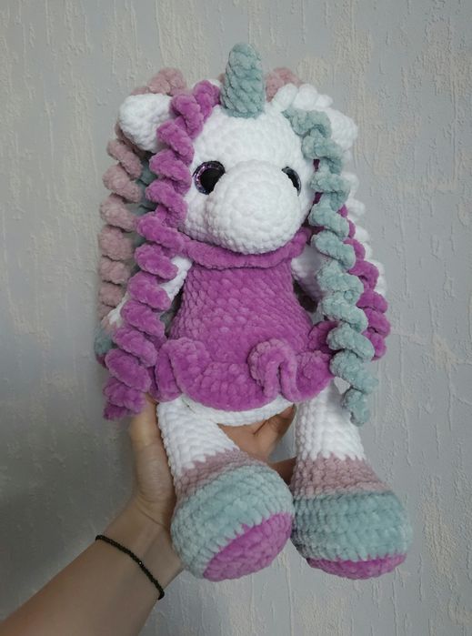 Плетена играчка еднорог