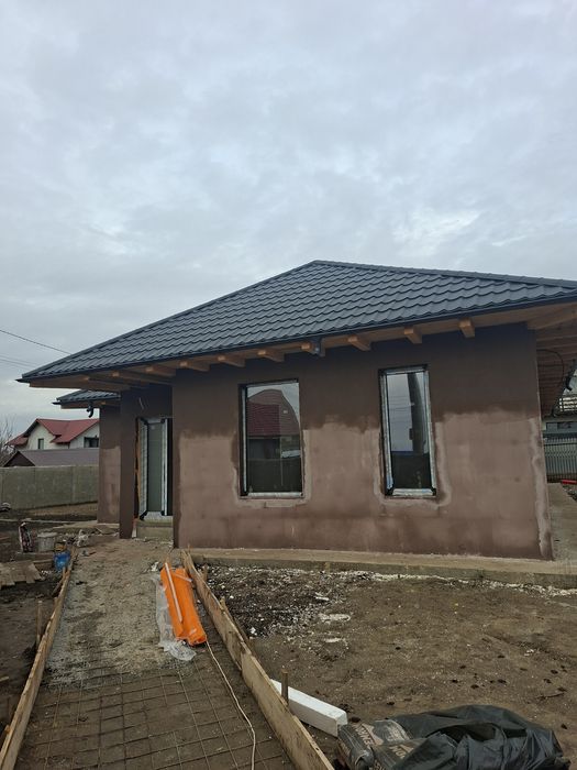 Vand Casa Noua  In Sendreni ! Zona Buna ! Toate ultilitatile!