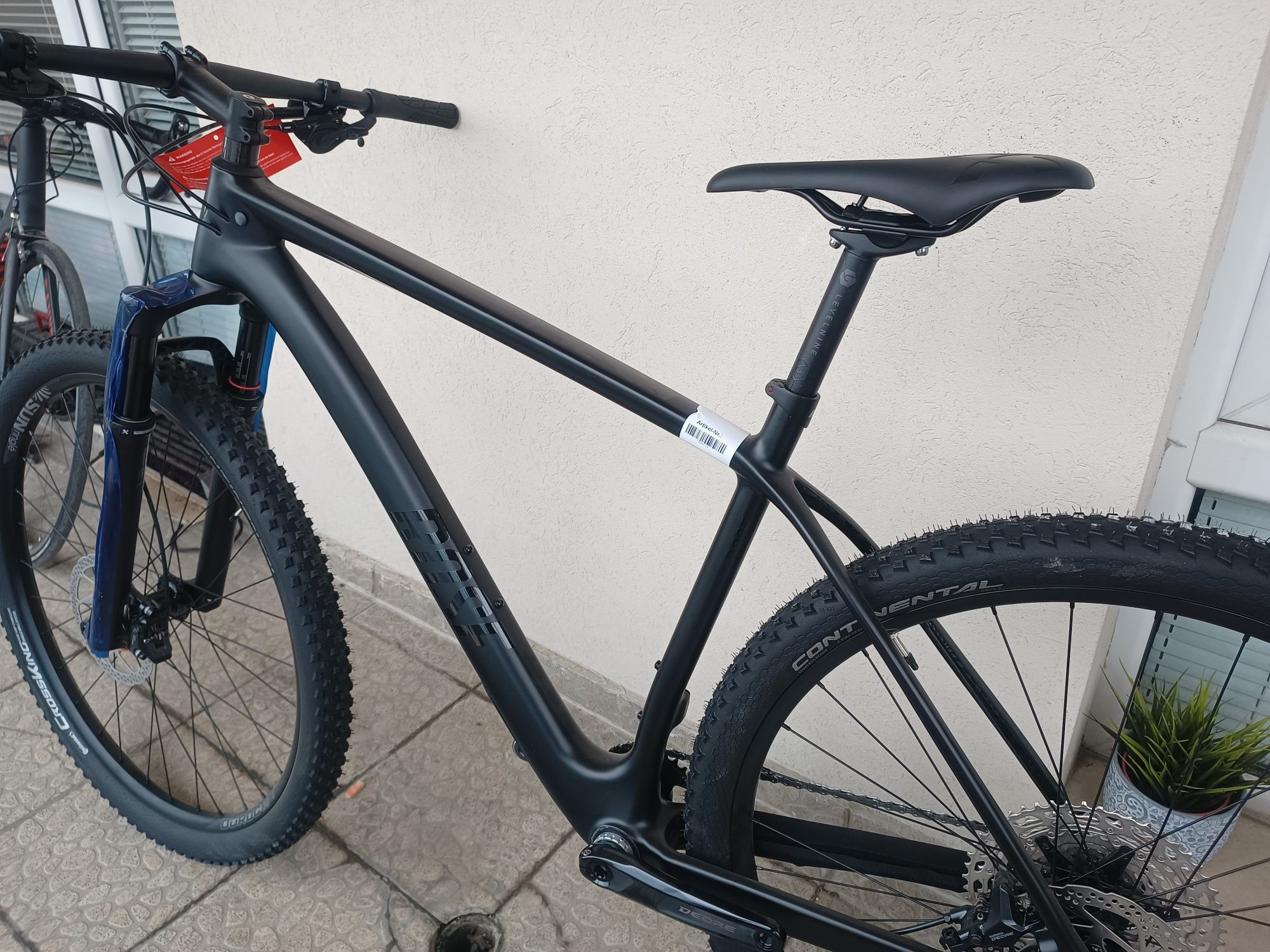 Чисто нов карбонов 29" XL MTB велосипед Rose