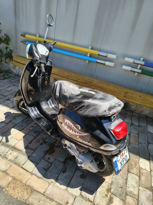 Scuter Vespa LX 125