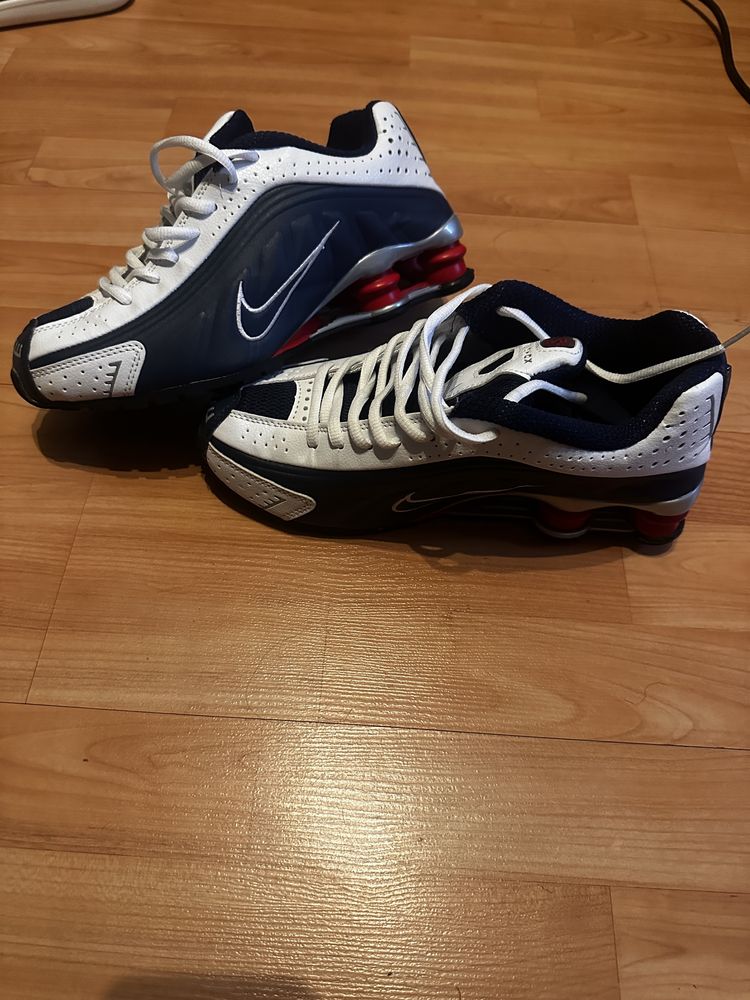 Nike Shox R4 номер 41
