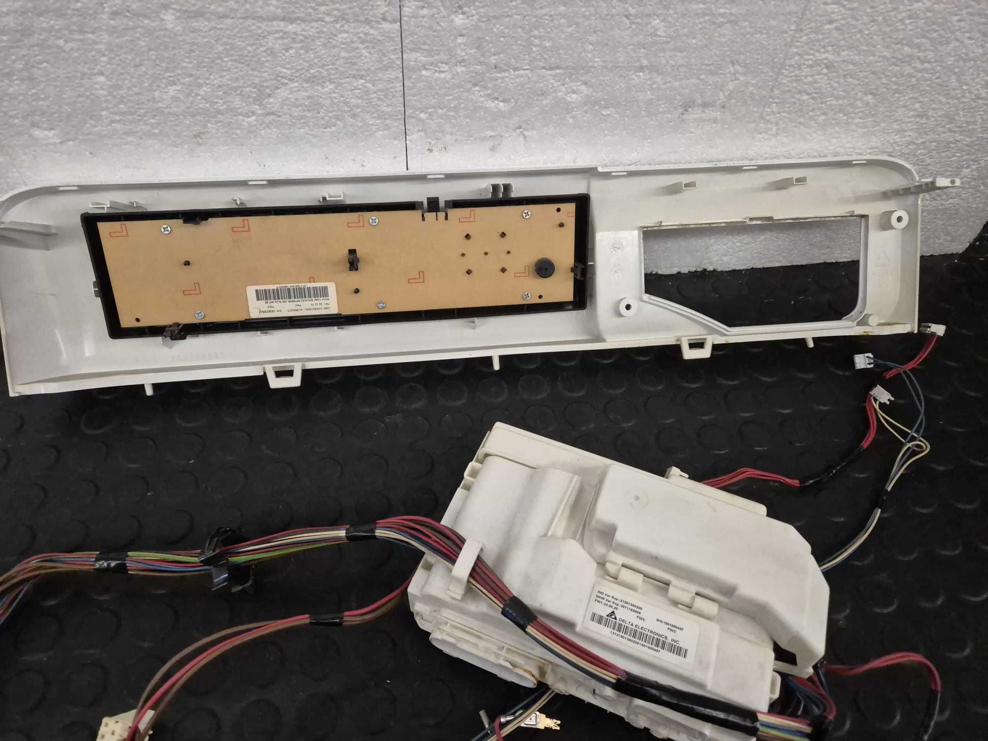 Placa electronica masina de spalat Indesit INNEX BWA71252, modul /R3