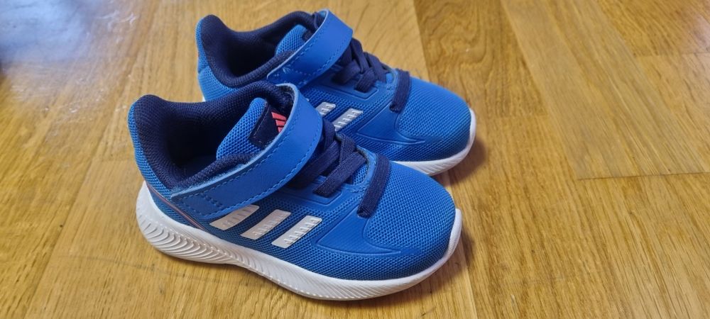 Adidasi copii 20