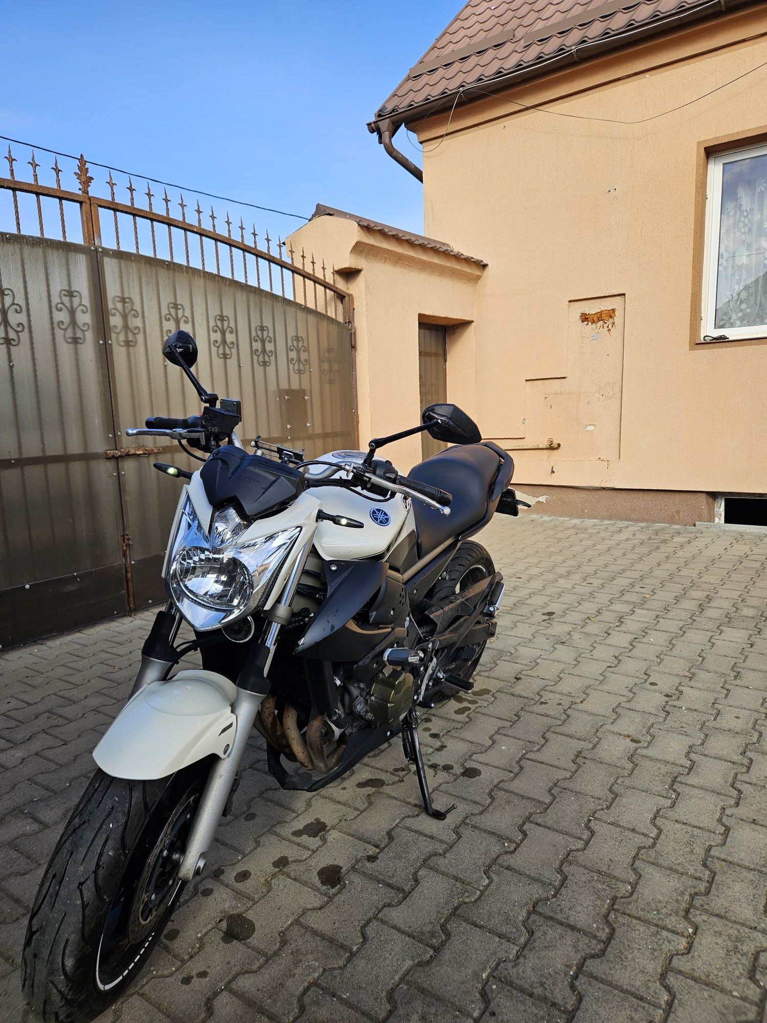 Se vinde Yamaha XJ6 N Limitată A2 35 kw