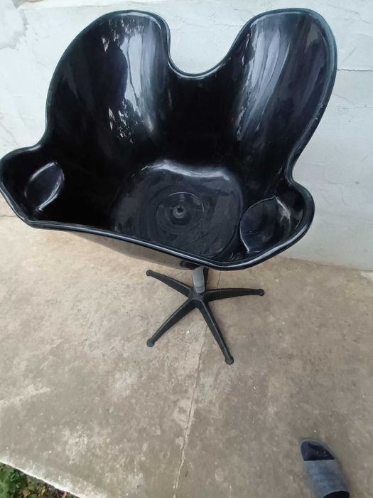 Scafă coafor,200 lei.