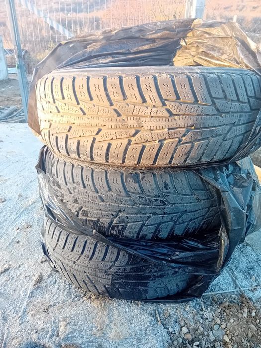 Vând cauciucuri M+S 215/70R16 100H