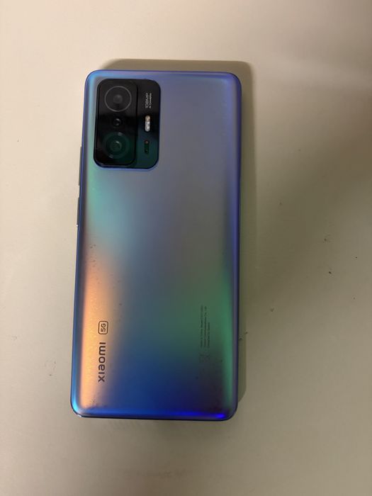 Телефон Xiaomi 11T Pro с протектори и калъфи