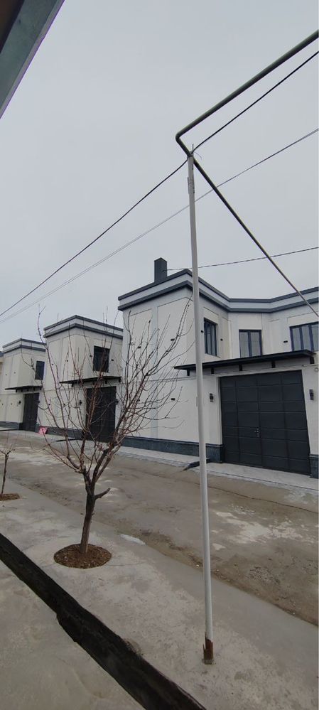 Uy sotuiadi izza tokzor mahaladdan1,3sotx pachti 2 etaj 5 xona yevro r