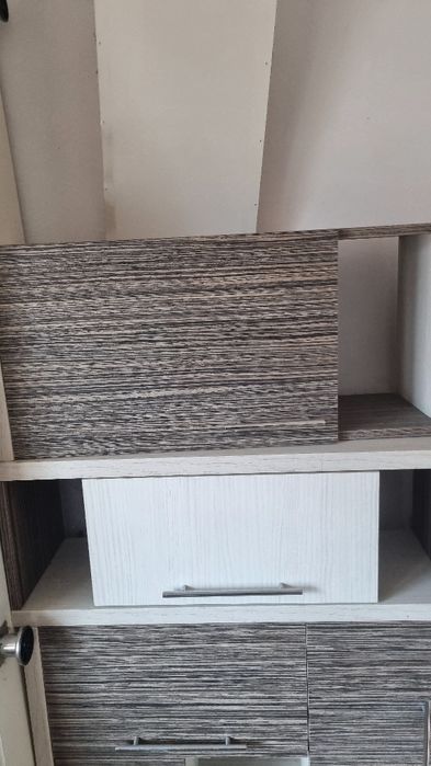 Vand mobila living
