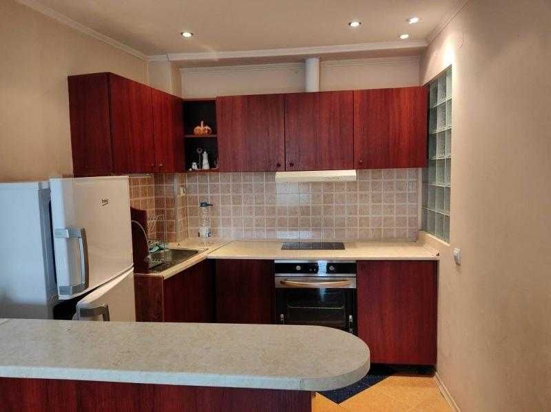 Двустаен обзаведен апартамент близо до Мол Галерия