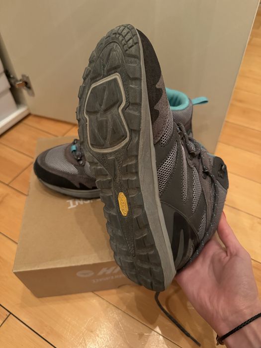 Дамски туристически обувки HI-TEC