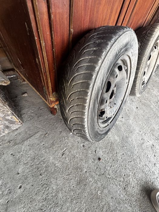 Vand 4 cauciucuri+jante iarna r14 165/70/14
