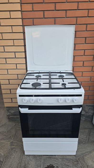 Продам газ плиту