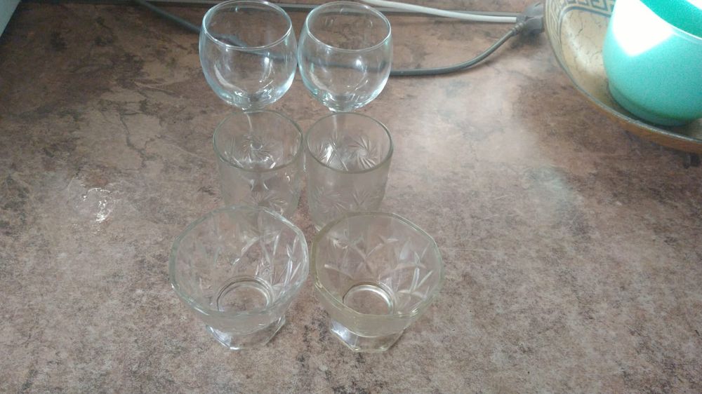 Продам два бокала,стаканға и креманки