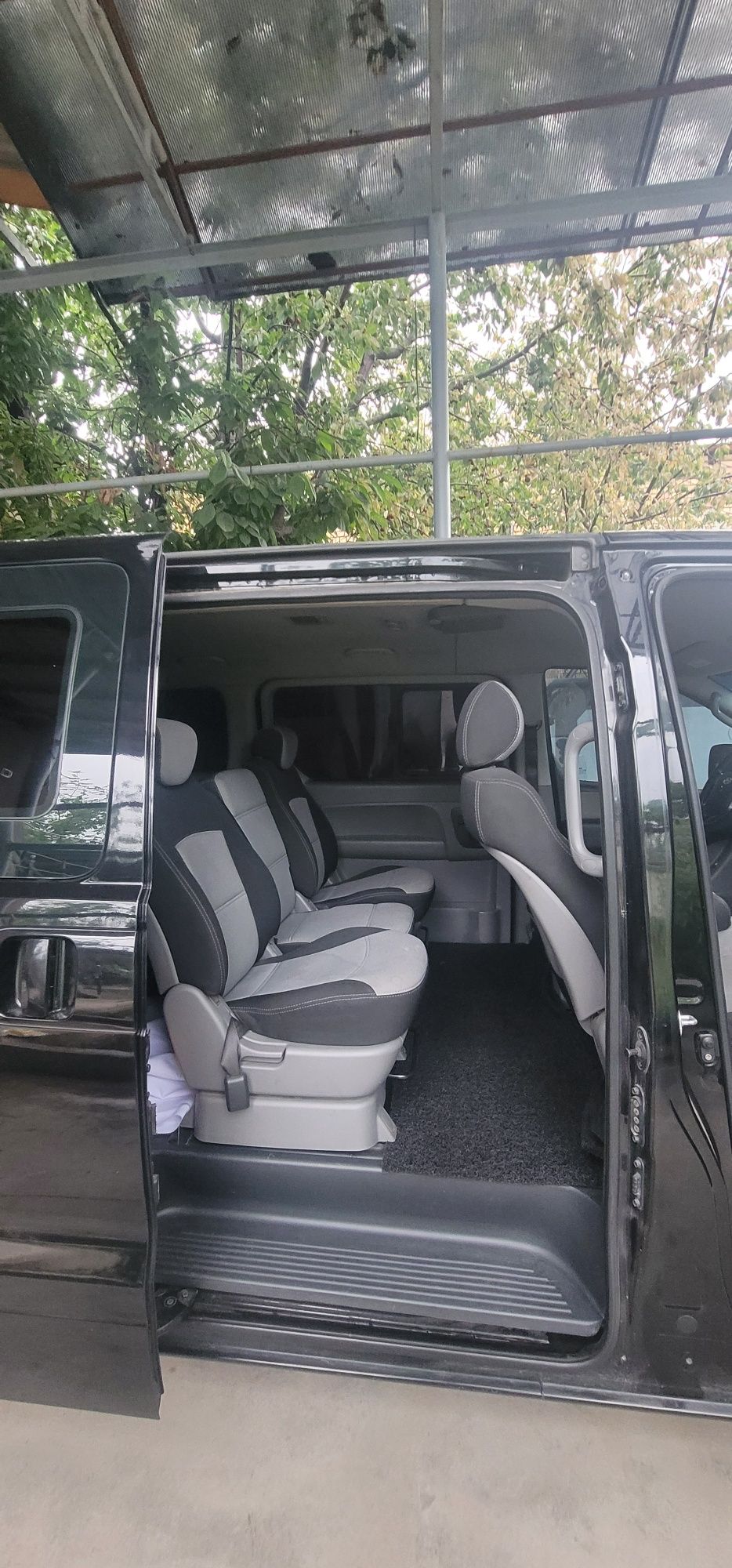 Hyundai Grand Starex