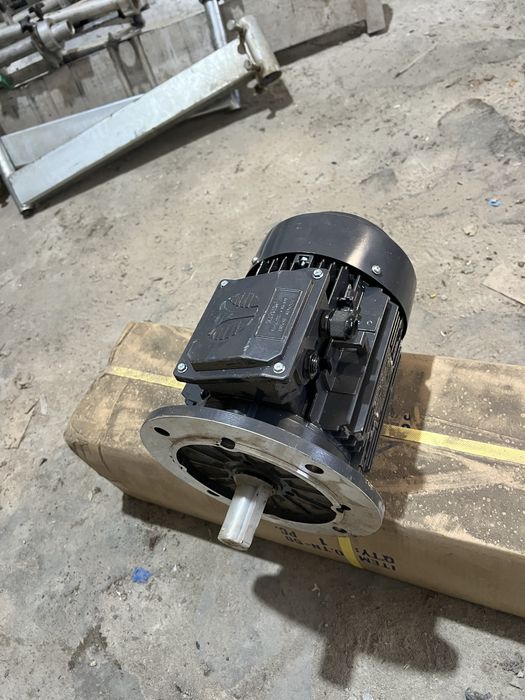 Motor NOU , 4 kw—1440rot/min TECHTOP, made in ITALY