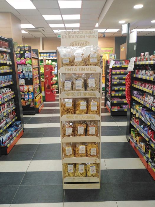 Дървени стелажи за заведения и магазини