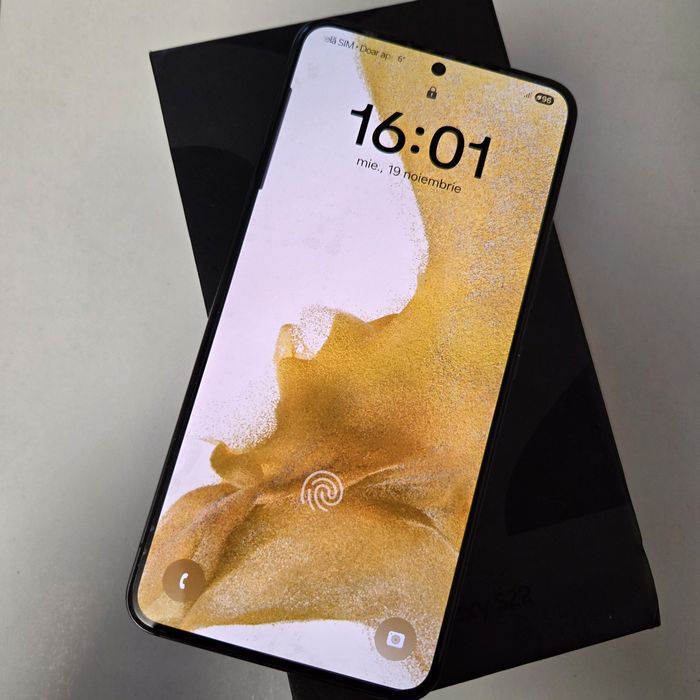 Samsung Galaxy S 22 ,în stare foarte bună.