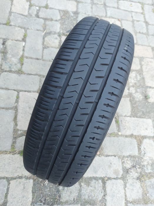 O bucată 205/65 R16C vară - una Bridgestone Hankook