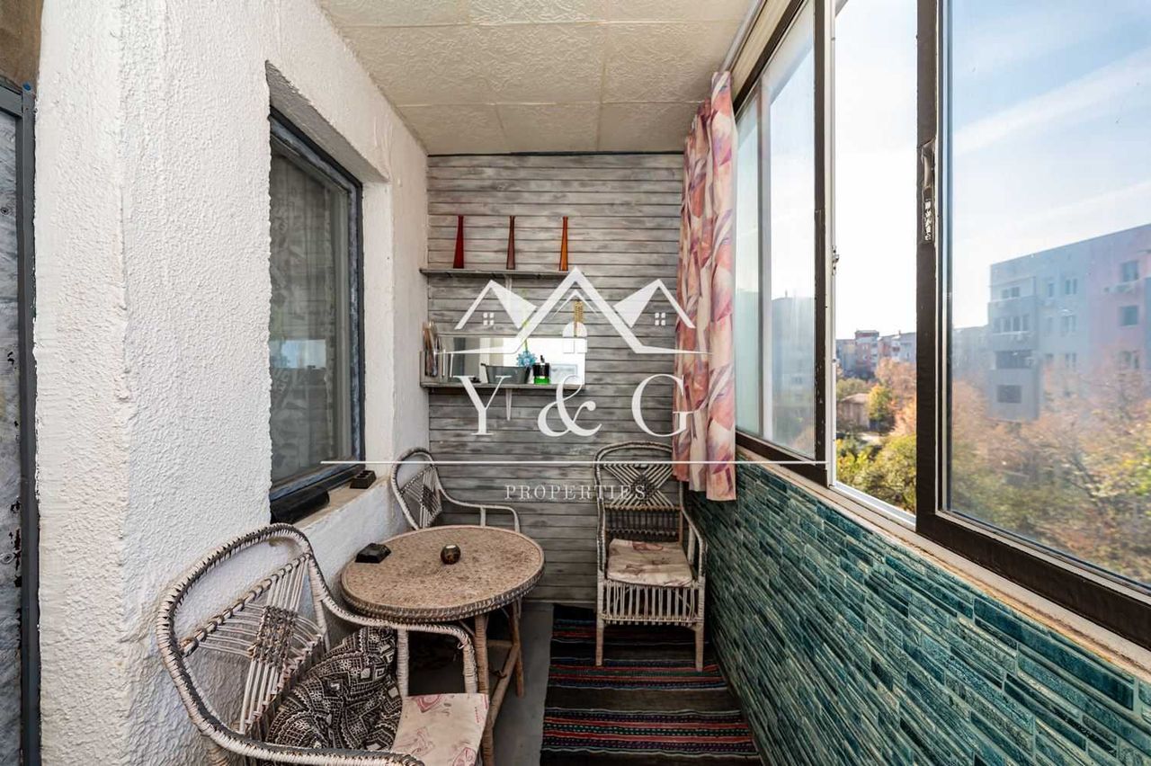 Продава се Тристаен апартамент в Пловдив, Кючук Париж - 72 кв.м за 1528 €/кв.м - Снимка #1