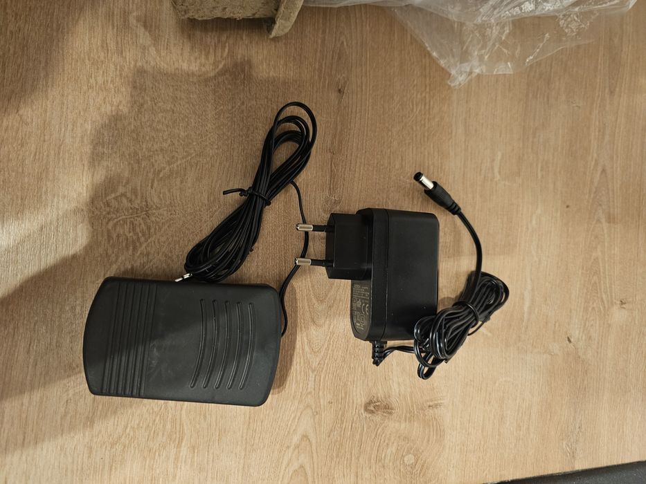 Mini masina de cusut