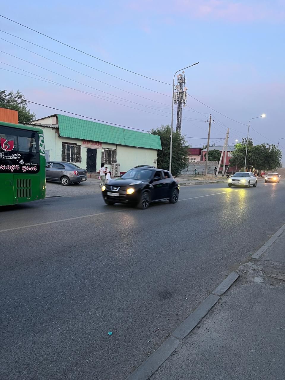 Үй сатылады, Дача Қайнарбұлақта, срочно бағасы 85 млн, келсімі бар.