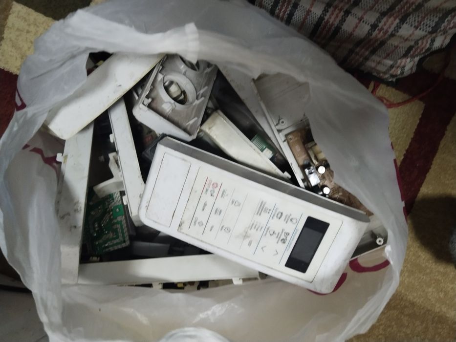 Продам запчасти на микроволновку