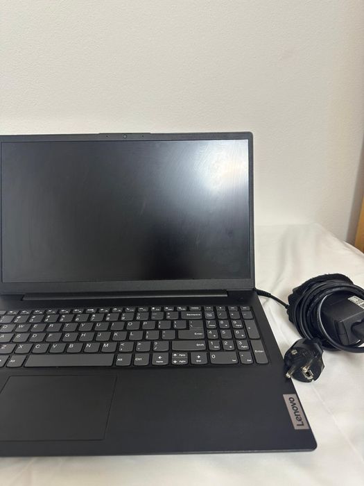Laptop Lenovo V15 G4 IRU