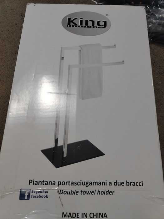 Suport prosoape King Home, cu 2 brațe, din oțel,  cu baza, nou