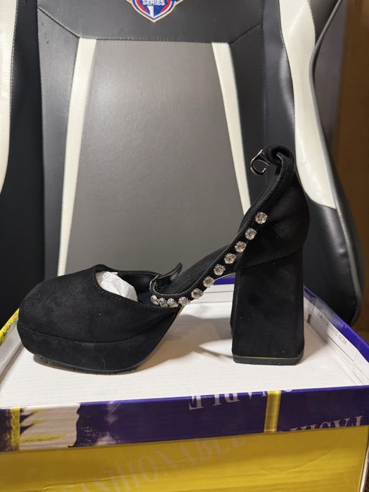 Продам туфли, замшевые 38 размер