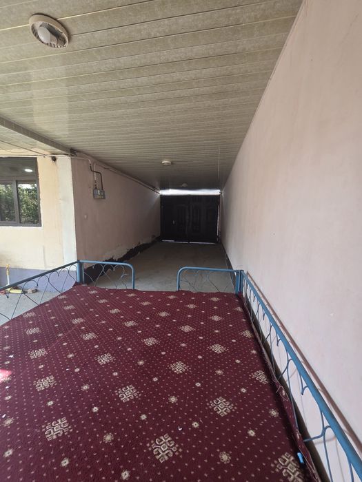 Кибрай тумани Олмазор маҳалласида  5,5 сотих  5 хонали уй сотилади.