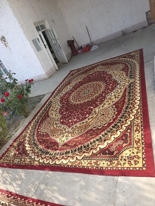 Dubayski gilamlar sotiladi ikkta bor 1.3.470 2/.3.x3.70m ishlatilmagan