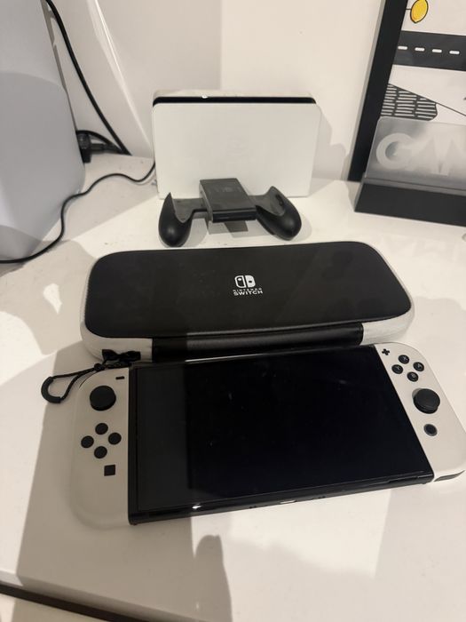 Nintendo Switch White