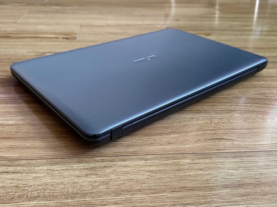 15.6 Asus VivoBook`Core i5-8250U/8GB DDR4/256GB SSD/Full HD/Бат 4ч