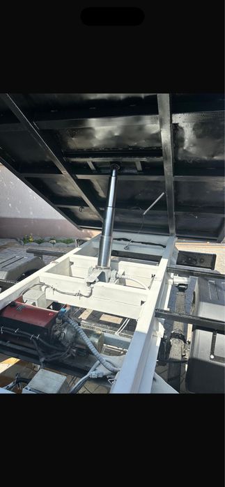 De vanzare bena  basculabila