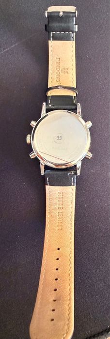 Vand ceas nou cu cutie