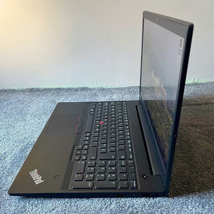 Intel i5-8250u, 16GB RAM, 15.6''FHD Lenovo ThinkPad E580, 256GB NVMe