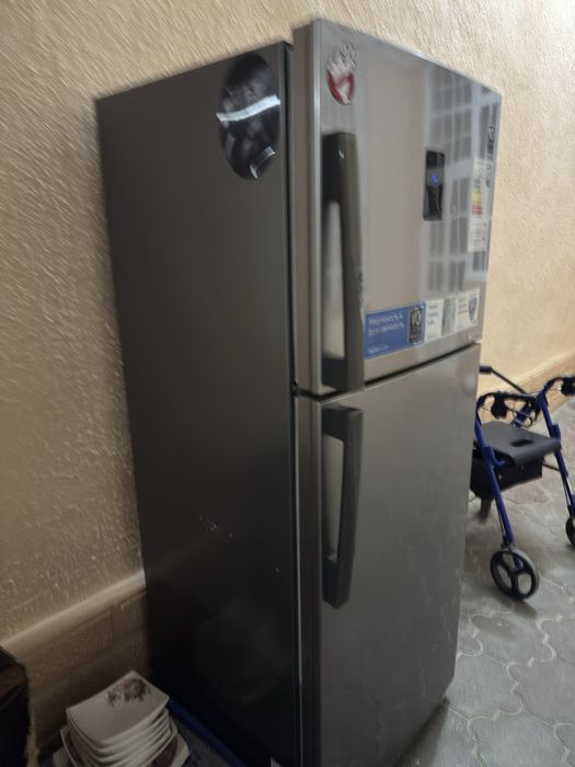 Холодильник Samsung