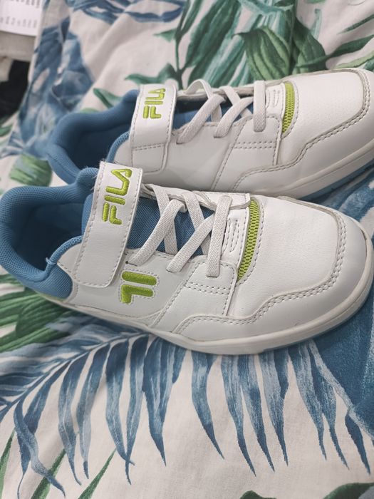 Papuci purtați foarte puțin